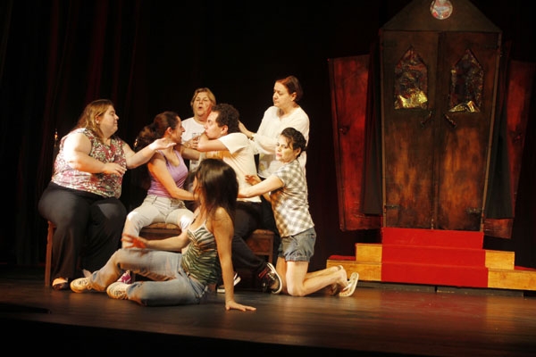 No teatro - Sesi Franca recebe inscrições de artistas para apresentarem-se na unidade
